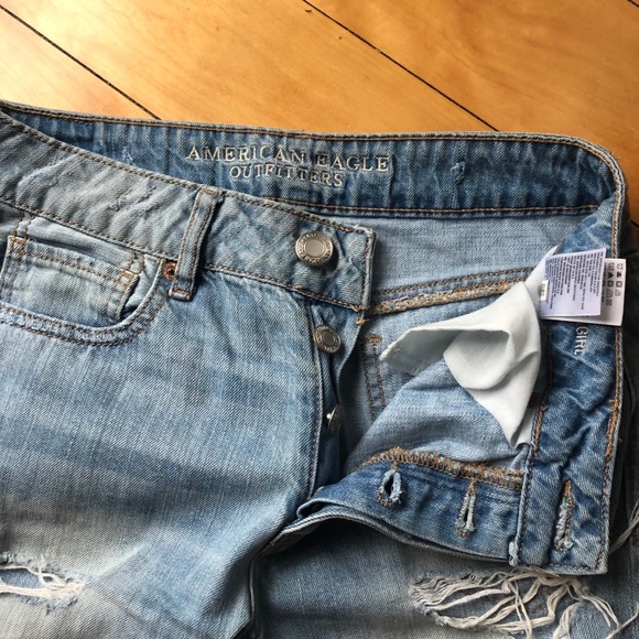 American Eagle Distressed Tomgirl Jeans size 0 - Picture 4 of 5